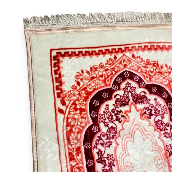 Soft and Cushioned for Islamic Prayers: Portable Prayer Mat - Picture 3 of 7